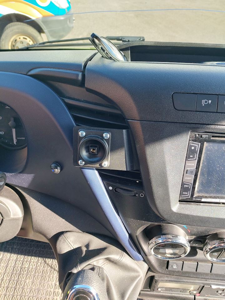 Dashmount 711491 Iveco Daily (Passengers Side) 2017-2024